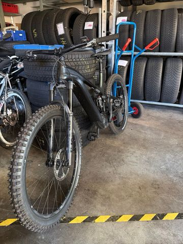 Used Giant Trance X Advanced, E+ 1 2022 2022 Mountainbike, Black — image 7 of 7