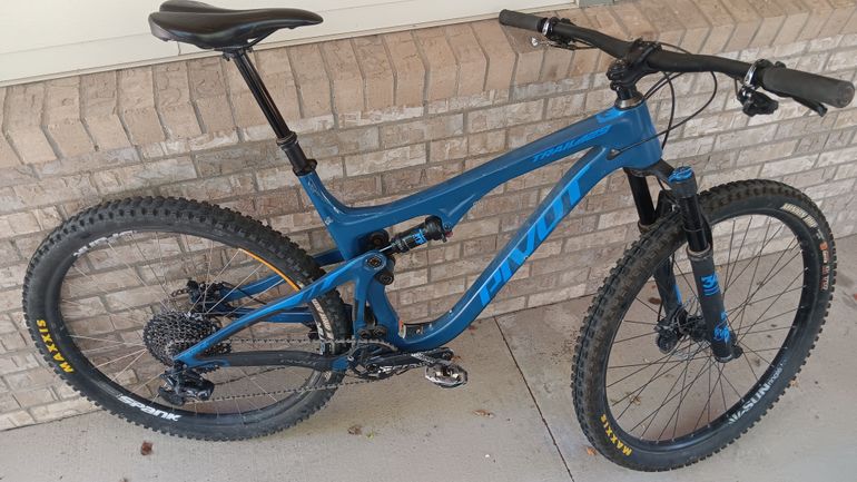 Used Pivot Trail429 2020 Mountainbike, Blue — image 1 of 3