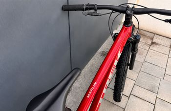 Gebrauchtes Trek Marlin 8 Gen 3 2023 2023 Mountainbike, Rot, 26, 27.5, 29 — Bild 2 von 3