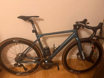 Brugt Canyon Ultimate CF SLX 8 Di2 2024 2024 Road & Gravel — billede 5 af 36