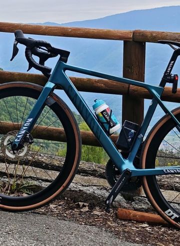 Brugt Canyon Ultimate CF SLX 8 Di2 2024 2024 Road & Gravel — billede 3 af 36