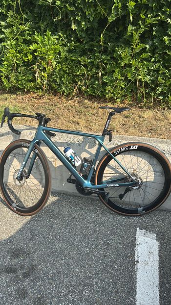 Gebrauchtes Canyon Ultimate CF SLX 8 Di2 2024 2024 Road & Gravel, Blau — Bild 2 von 14