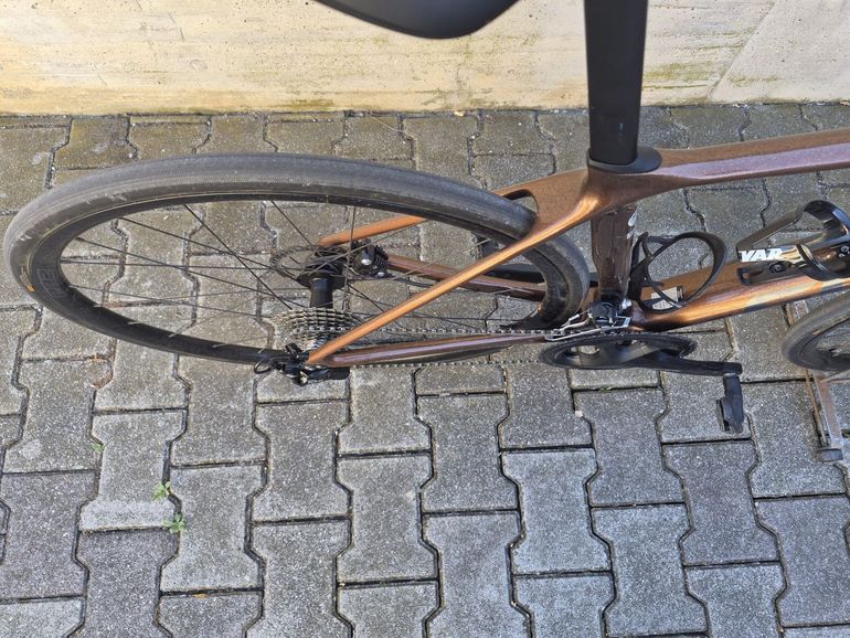 Używany Giant TCR Advanced Disc 2 Pro Compact 2024 2024 Road & Gravel — zdjęcie 9 z 10