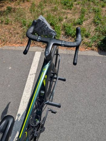 Gebrauchtes Pinarello Dogma F Grandfondo 2022 Road & Gravel, Grün — Bild 4 von 5