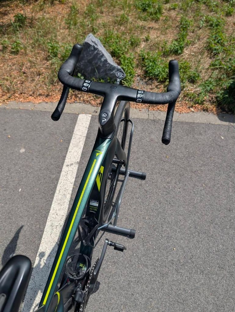 Gebrauchtes Pinarello Dogma F Grandfondo 2022 Road & Gravel, Grün — Bild 4 von 5