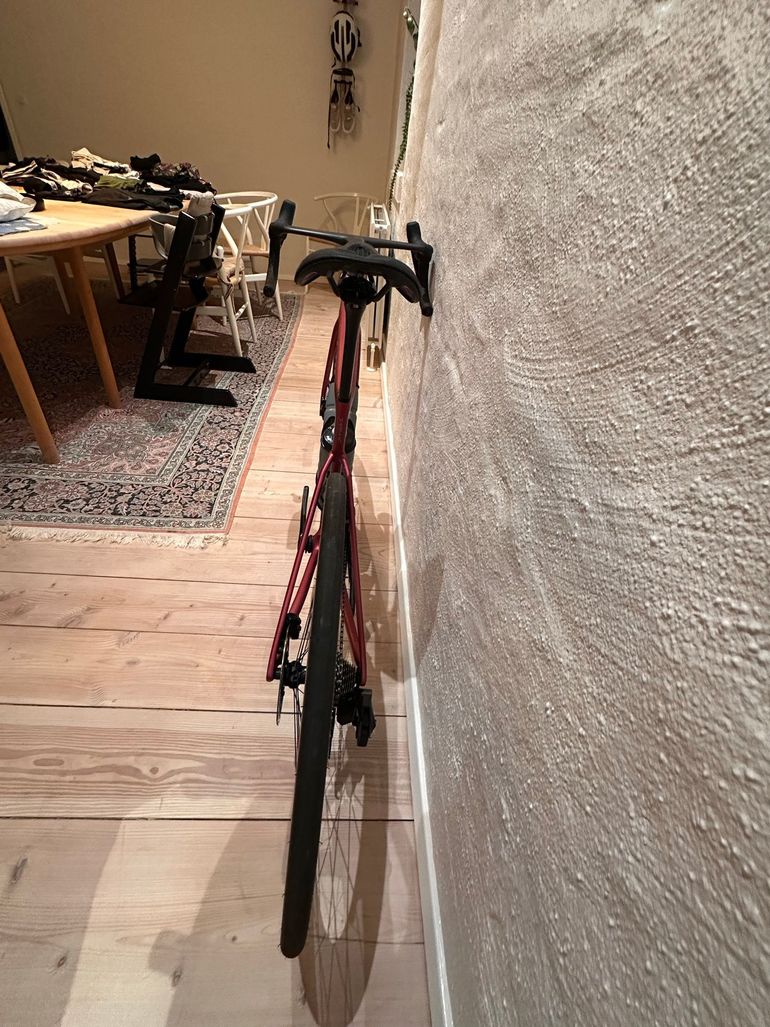 Used Specialized Tarmac SL8 Pro - SRAM Force eTAP AXS 2025 2025 Road & Gravel, Purple — image 6 of 7