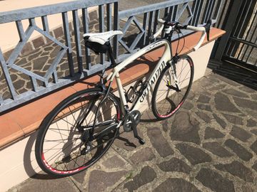 Used Specialized Roubeaux 2010 2010 Road & Gravel, White — image 3 of 4