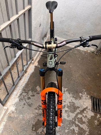 Używany Commencal META AM 29 ESSENTIAL 2021 2021 Mountainbike — zdjęcie 2 z 3