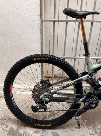 Używany Commencal META AM 29 ESSENTIAL 2021 2021 Mountainbike — zdjęcie 3 z 3