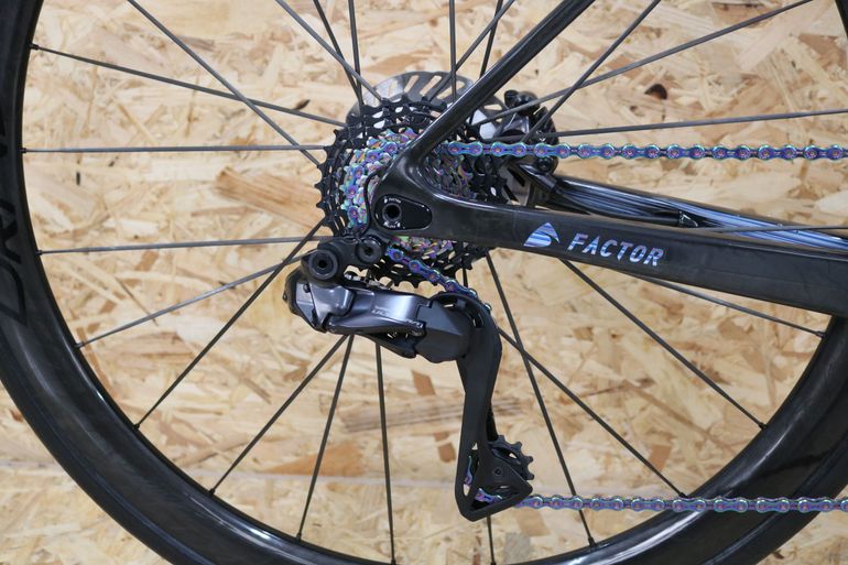 Used Factor Ostro Ultegra Di2 6.8kg 2024 Road & Gravel, Black — image 8 of 9