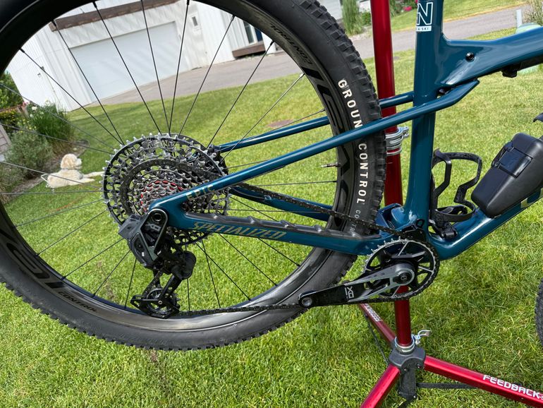Used Specialized Epic World Cup Pro 2024 2024 Mountainbike, Green, 29 — image 3 of 8