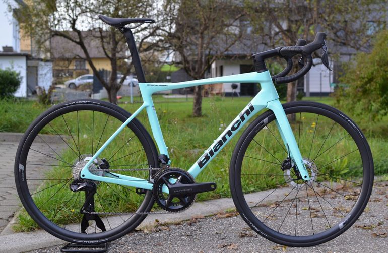 Używany Bianchi Specialissima COMP 105 Di2 2024 2024 Road & Gravel — zdjęcie 1 z 9