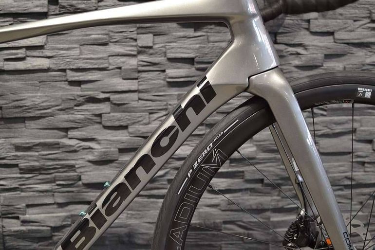 Używany Bianchi Specialissima COMP 105 Di2 2024 2024 Road & Gravel — zdjęcie 4 z 9