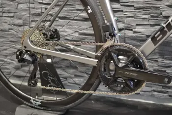 Używany Bianchi Specialissima COMP 105 Di2 2024 2024 Road & Gravel — zdjęcie 9 z 9