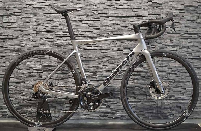 Używany Bianchi Specialissima COMP 105 Di2 2024 2024 Road & Gravel — zdjęcie 1 z 9