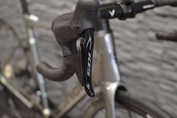 Używany Bianchi Specialissima COMP 105 Di2 2024 2024 Road & Gravel — zdjęcie 6 z 9