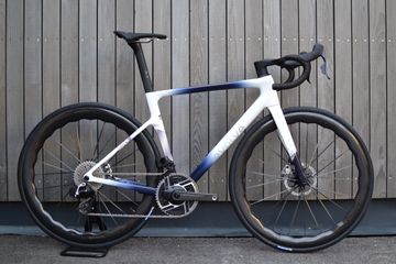 Brugt Evolve CIMA Ultimate Disc 2026 Sram Red ETap AXS 6, 2kg! 2026 Road & Gravel
