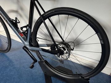 Canyon Ultimate CF SL 7 2025 2025 Road & Gravel d'occasion — image 4 sur 6