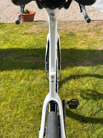 Použité Pinarello DOGMA F DURA ACE Di2 2025 2025 Road & Gravel — obrázek 6 z 9