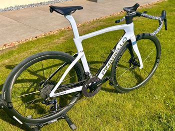 Použité Pinarello DOGMA F DURA ACE Di2 2025 2025 Road & Gravel