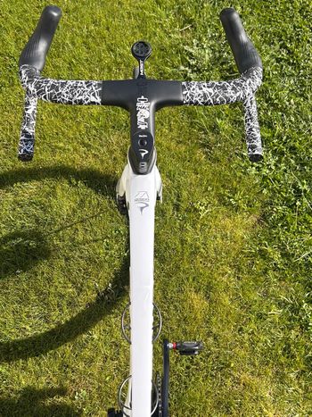 Použité Pinarello DOGMA F DURA ACE Di2 2025 2025 Road & Gravel — obrázek 5 z 9