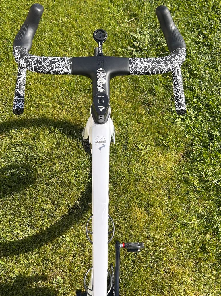 Použité Pinarello DOGMA F DURA ACE Di2 2025 2025 Road & Gravel — obrázek 5 z 9