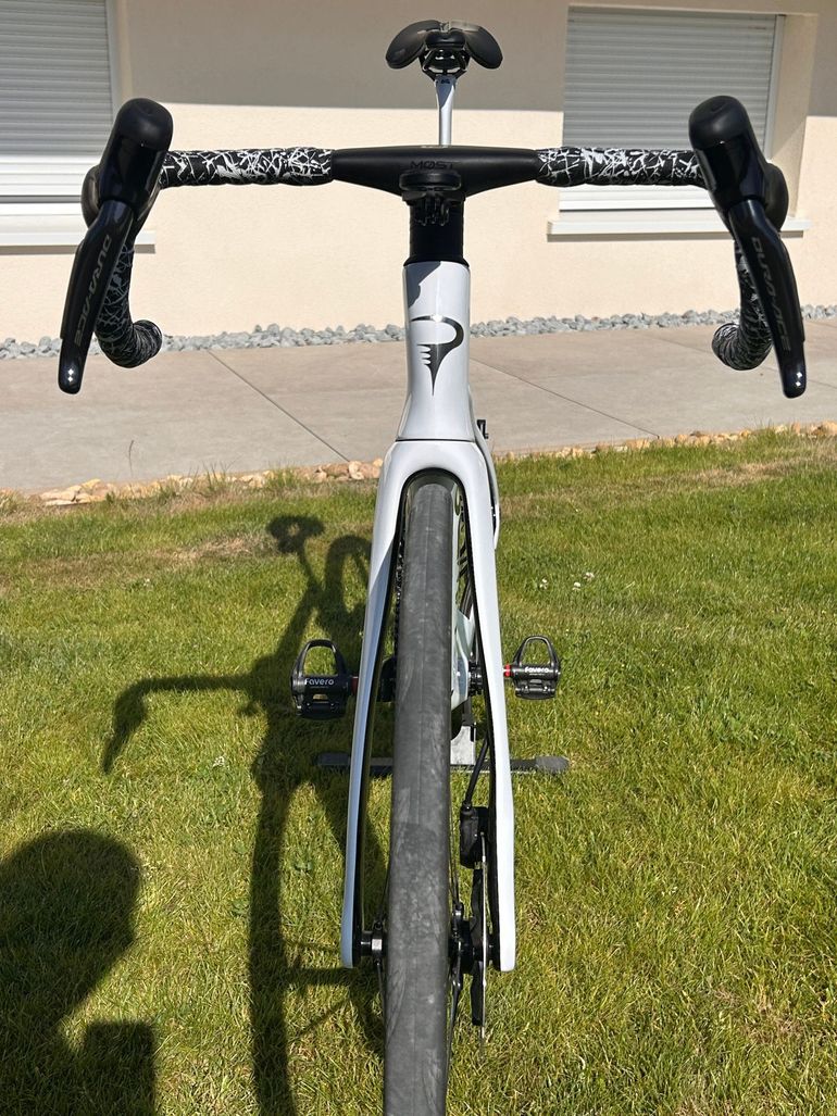Použité Pinarello DOGMA F DURA ACE Di2 2025 2025 Road & Gravel — obrázek 7 z 9
