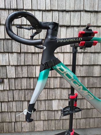Używany Pinarello DOGMA F DURA ACE Di2 Disc 2024 Frameset 2024 Road & Gravel — zdjęcie 6 z 13