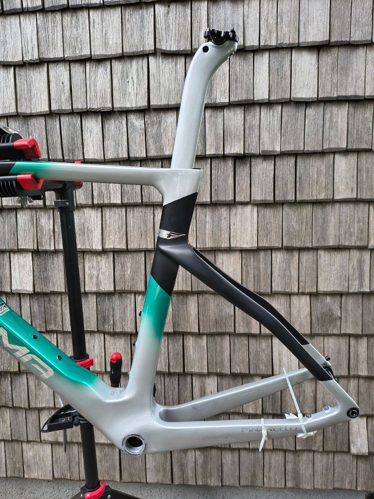 Używany Pinarello DOGMA F DURA ACE Di2 Disc 2024 Frameset 2024 Road & Gravel — zdjęcie 7 z 13