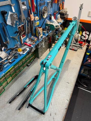 Used Bianchi Impulso 2020. Frameset 2020 Road & Gravel, Blue — image 12 of 17