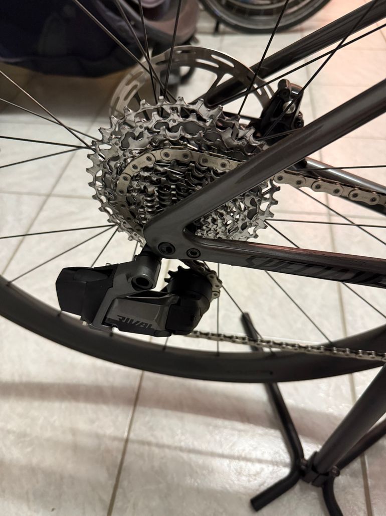 Použité Specialized Tarmac SL8 Expert 2025 2025 Road & Gravel — obrázek 7 z 8