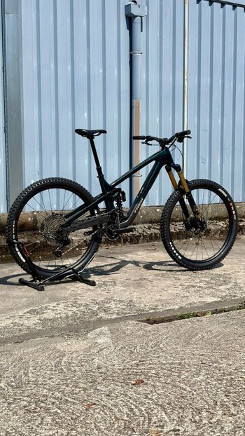 Použité Trek Slash 9.8 XT Gen 6 2024 2024 MTB