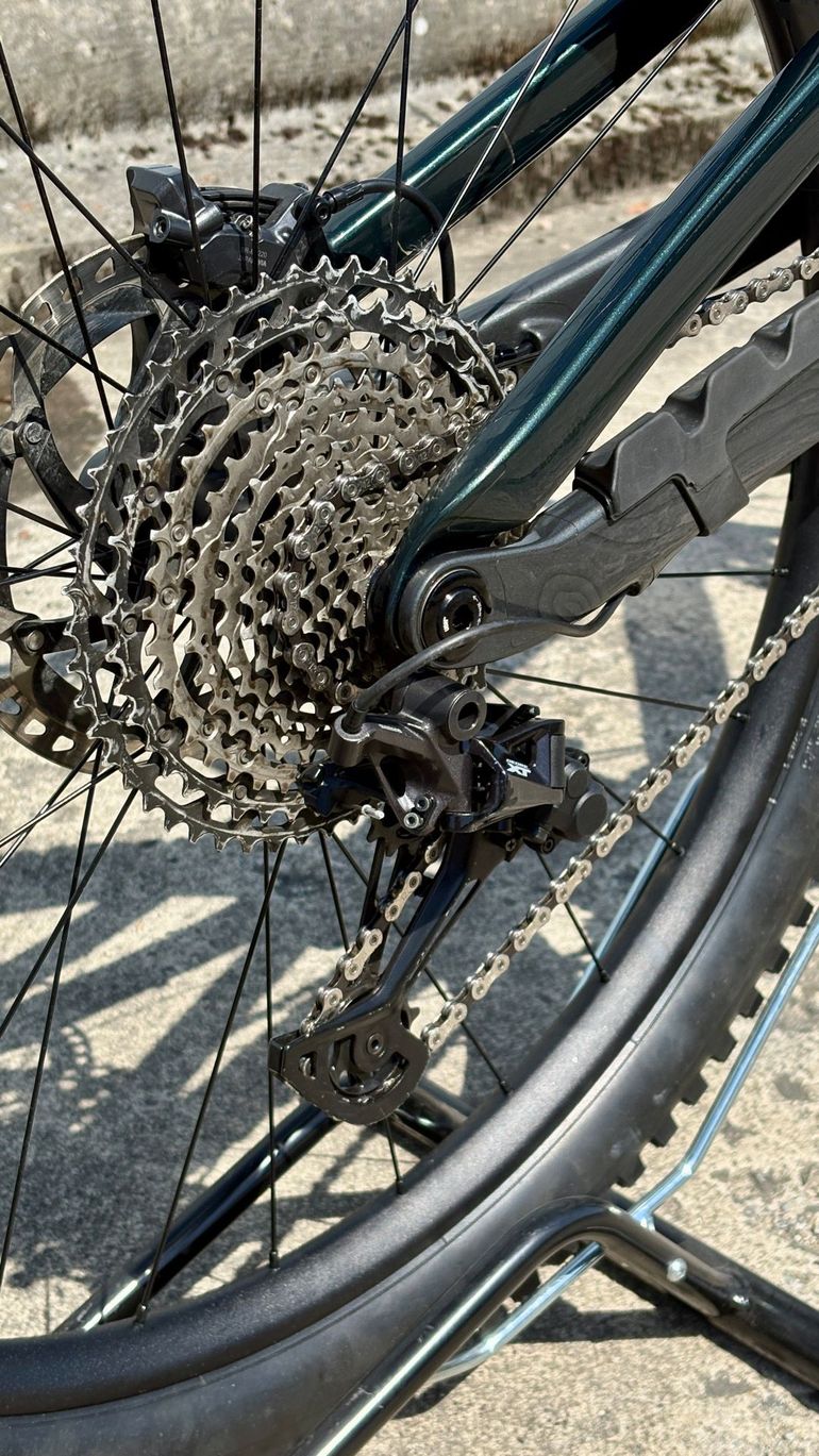 Použité Trek Slash 9.8 XT Gen 6 2024 2024 Mountainbike — obrázek 3 z 4