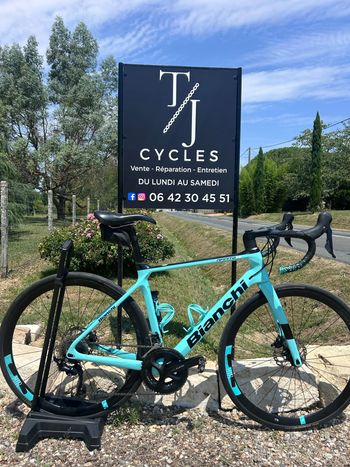 Bianchi Infinito 105 2024 2024 Road & Gravel d'occasion — image 1 sur 6