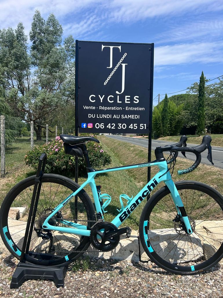 Bianchi Infinito 105 2024 2024 Road & Gravel d'occasion — image 1 sur 6