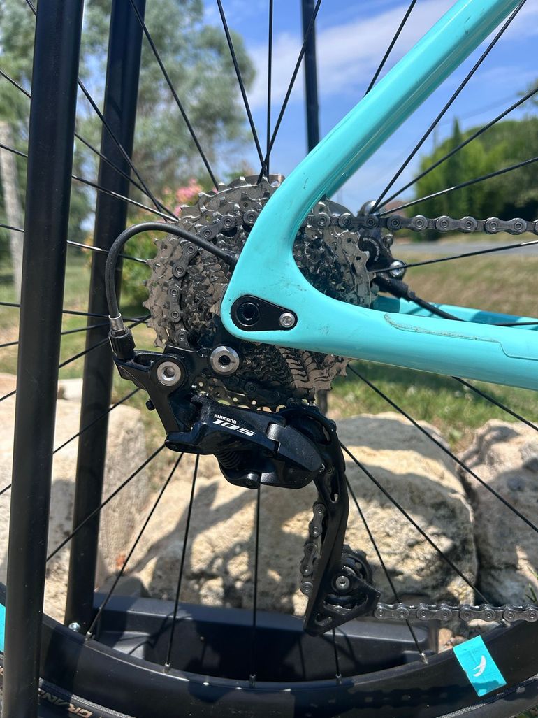 Gebrauchtes Bianchi Infinito 105 2024 2024 Road & Gravel, Blau — Bild 2 von 4