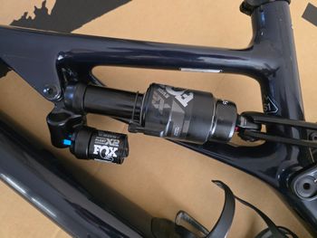 Używany Specialized Kit Cadre Stumpjumper EVO Carbon 2024 Frameset 2024 Mountainbike — zdjęcie 3 z 6