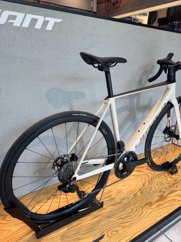 Tweedehands Orbea ORCA M30i 2024 2024 Road & Gravel — afbeelding 3 van 11