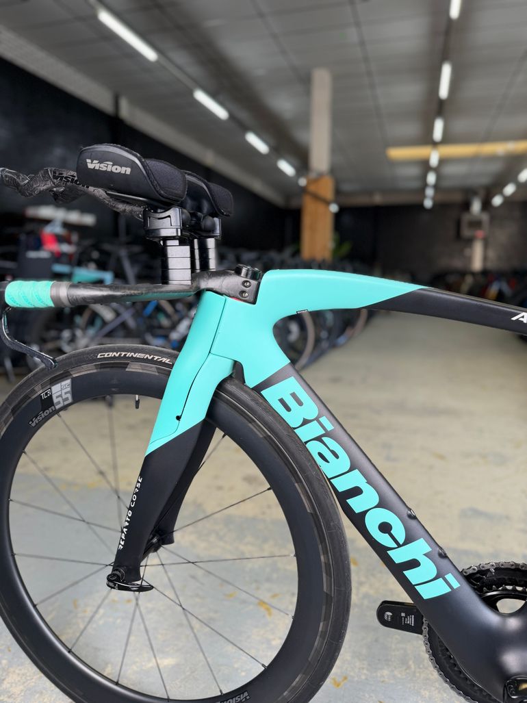 Used Bianchi Aquila CV Dura Ace Di2 Carbon 2024 Road & Gravel, Blue — image 12 of 16