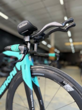 Used Bianchi Aquila CV Dura Ace Di2 Carbon 2024 Road & Gravel, Blue — image 3 of 16