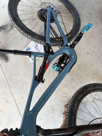 Używany Specialized Stumpjumper Expert Carbon 29 2020 2020 Mountainbike — zdjęcie 5 z 6
