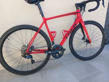 Použité Trek Émonda SL 6 Disc Pro 2021 2021 Road & Gravel