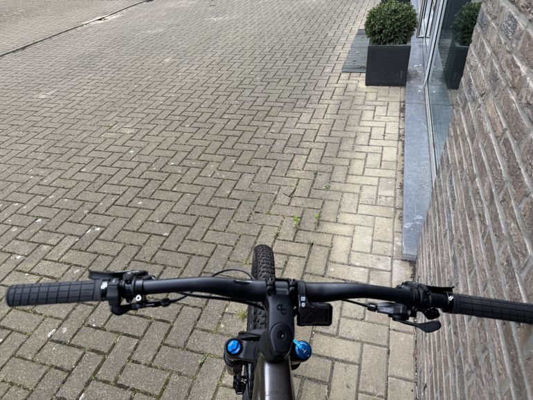 Orbea URRUN 10 2023 2023 Mountainbike usato, Grigio chiaro — immagine 4 di 4
