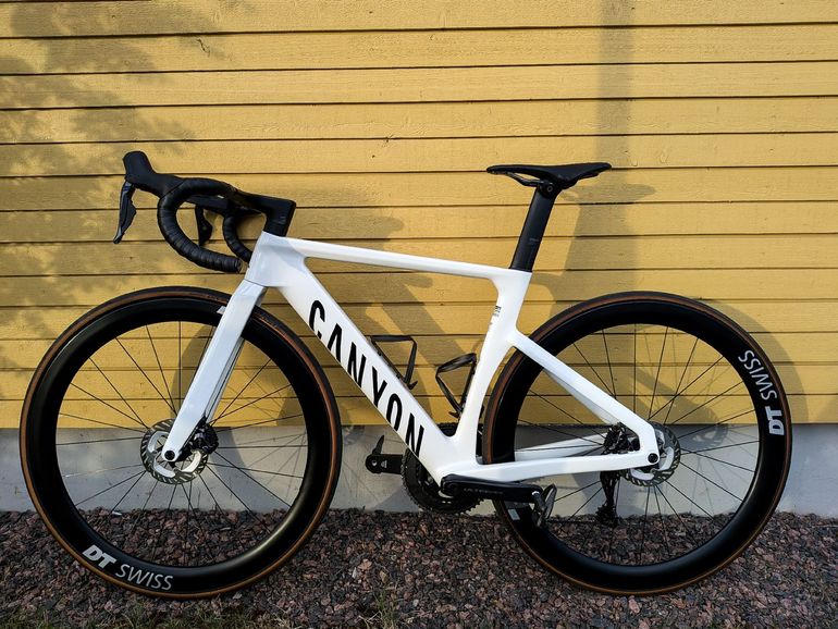 Used Canyon Aeroad CF SLX 8 Di2 2025 2025 Road & Gravel, White — image 2 of 9