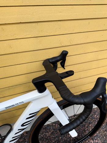 Used Canyon Aeroad CF SLX 8 Di2 2025 2025 Road & Gravel, White — image 9 of 9