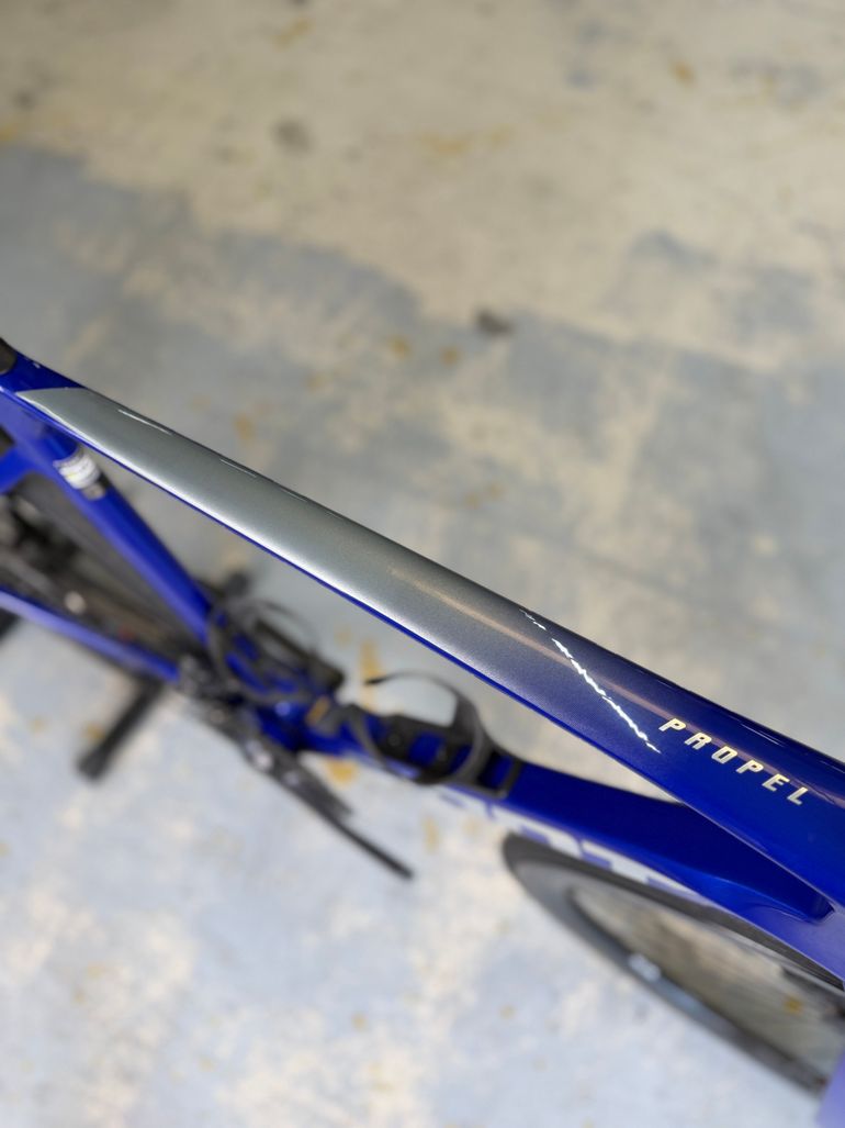 Použité Giant Propel Advanced Di2 Carbon 2024 Road & Gravel — obrázek 19 z 24