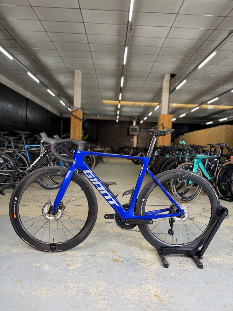 Použité Giant Propel Advanced Di2 Carbon 2024 Road & Gravel — obrázek 18 z 24