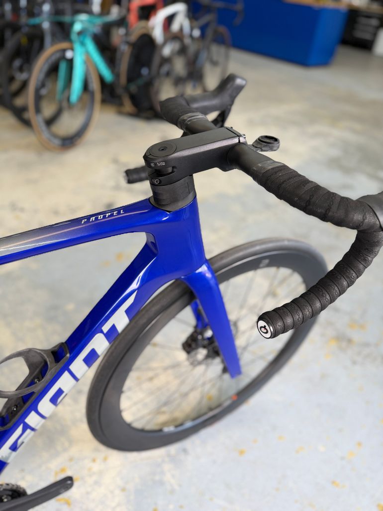 Použité Giant Propel Advanced Di2 Carbon 2024 Road & Gravel — obrázek 10 z 24