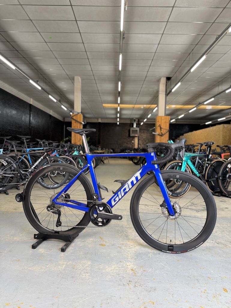 Použité Giant Propel Advanced Di2 Carbon 2024 Road & Gravel — obrázek 1 z 24