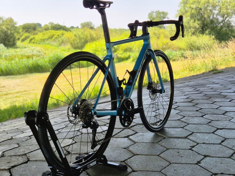 Used Colnago V4 Shimano 105 Di2 2025 2025 Road & Gravel, Blue — image 3 of 12